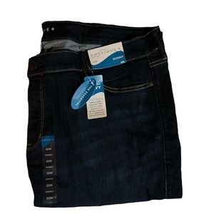 Brand new never worn “Boutique” brand skinny jeans